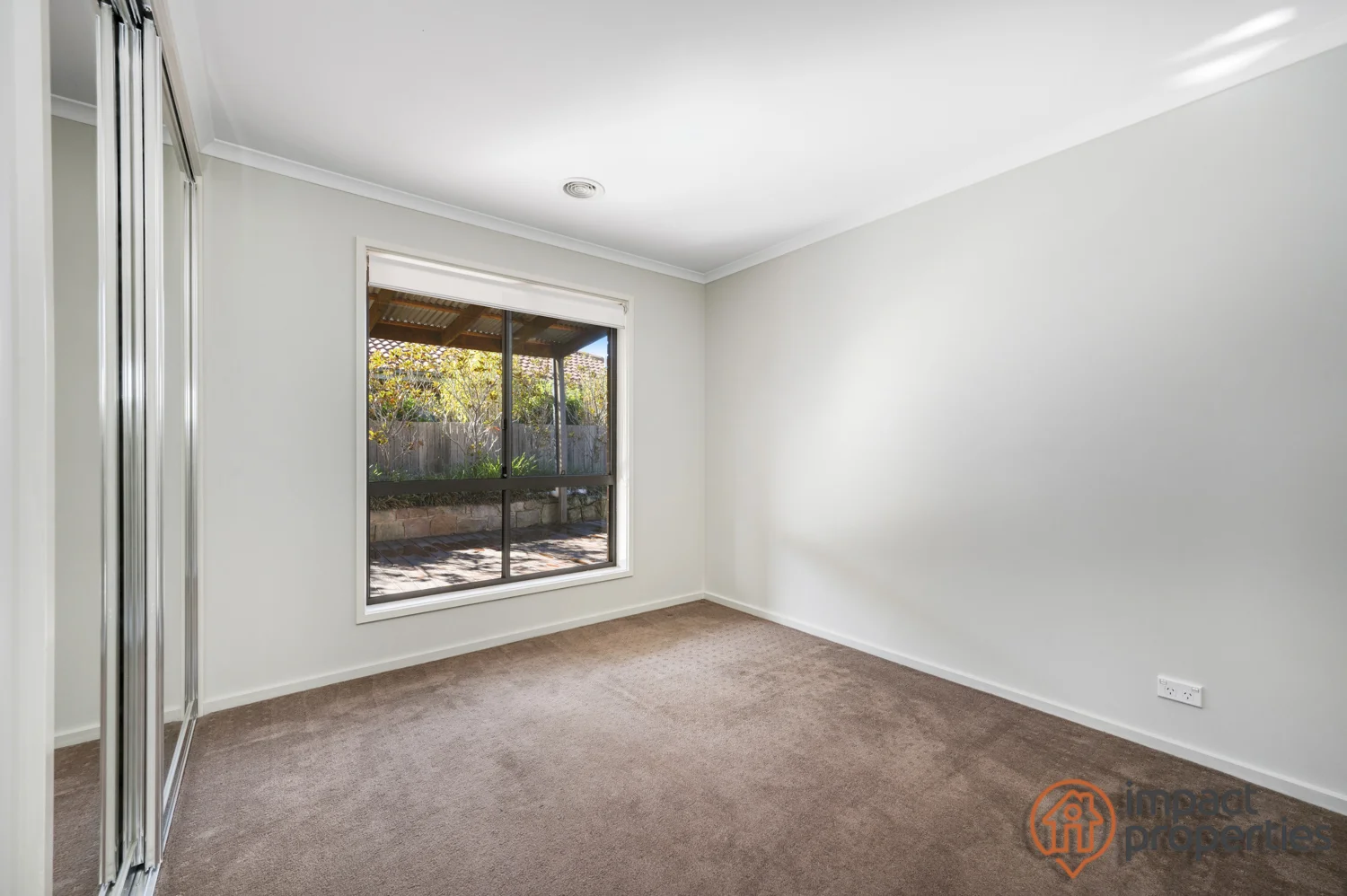 Photo of 4 Clendinnen Street, Dunlop ACT 2615