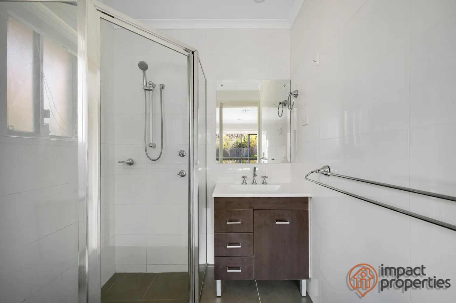 Photo of 4 Clendinnen Street, Dunlop ACT 2615