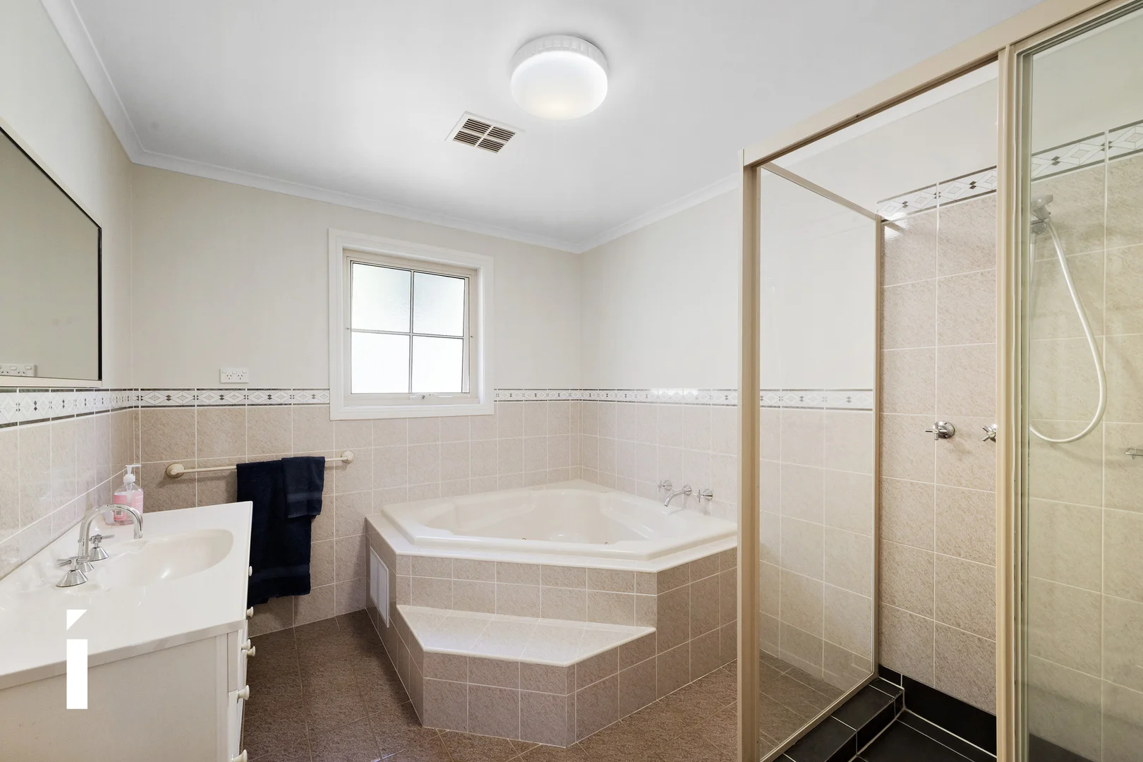 Photo of 77 William Wilkins Crescent, Isaacs ACT 2607