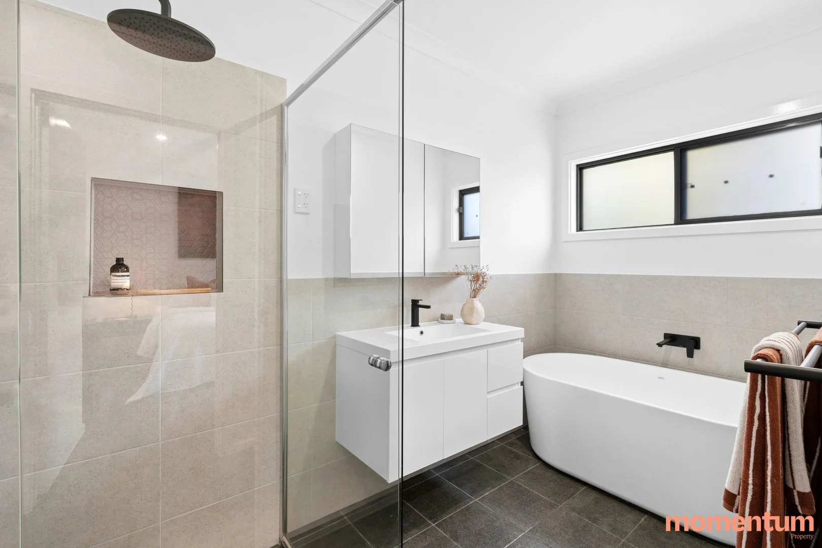 Photo of 1 Hellyer Street, Holder ACT 2611