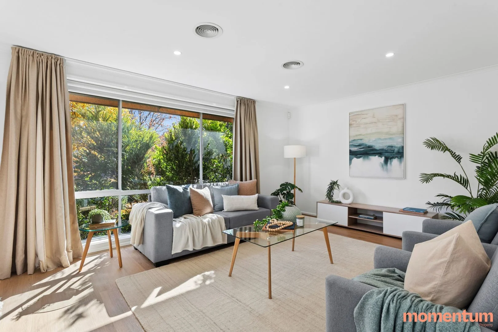 Photo of 2 Paul Place, Monash ACT 2904