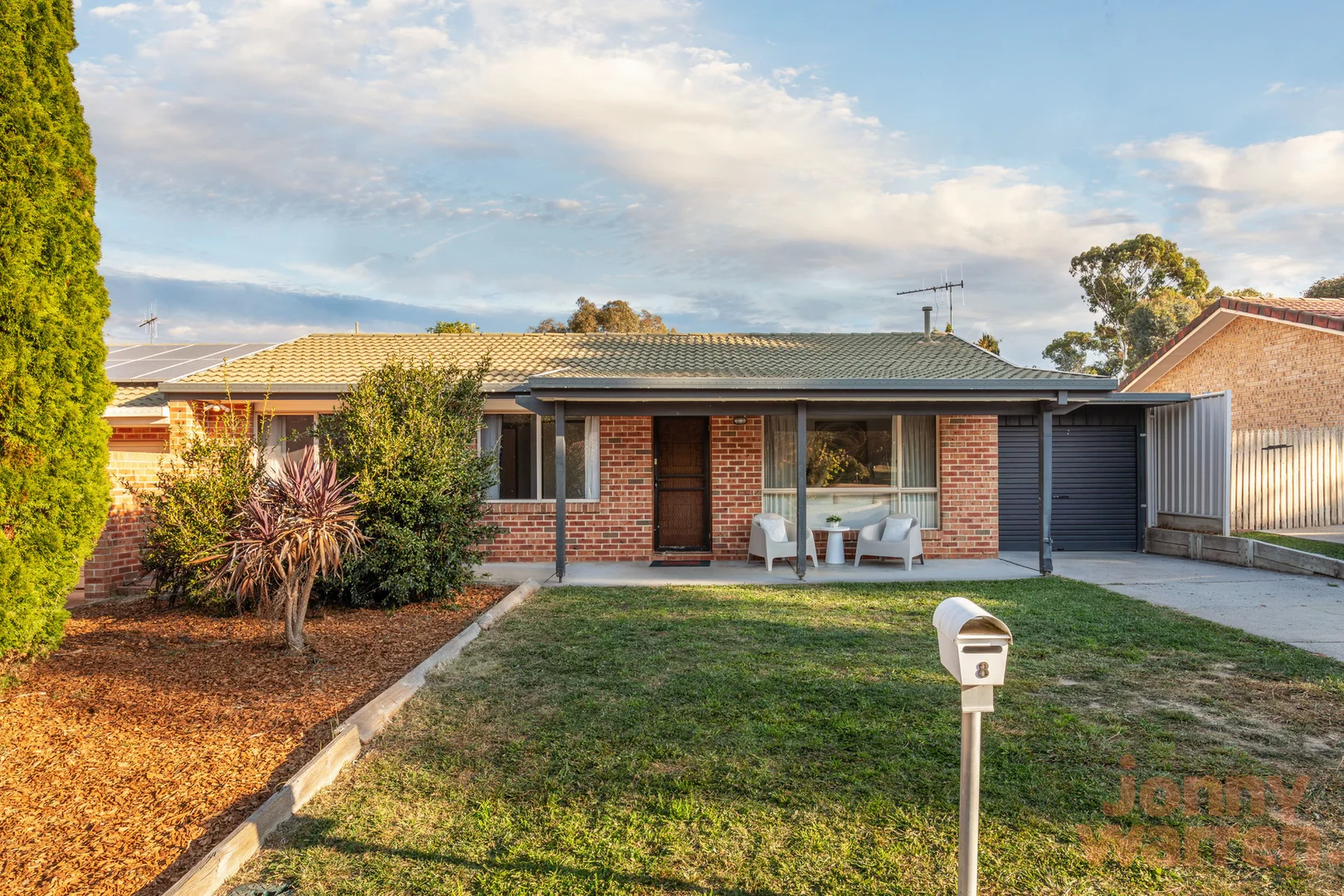 Photo of 8 Kilburn Close, Dunlop ACT 2615