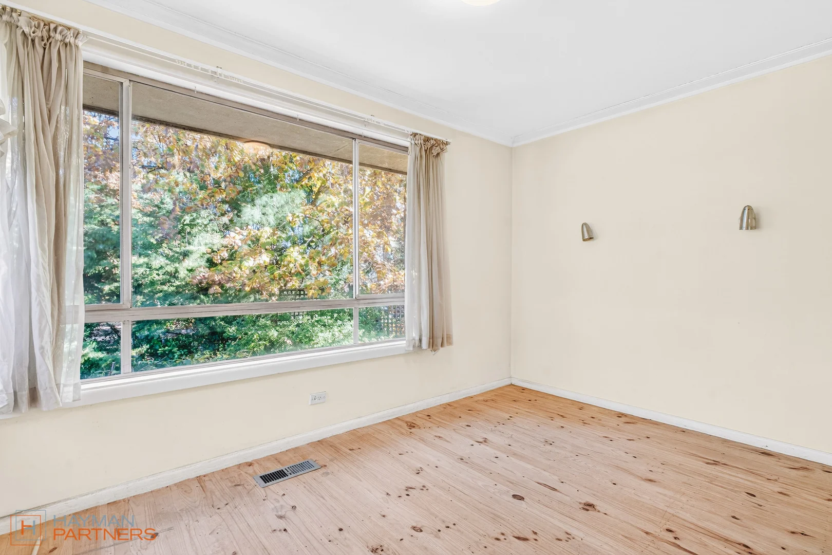 Photo of 79 Webster Street, Hughes ACT 2605