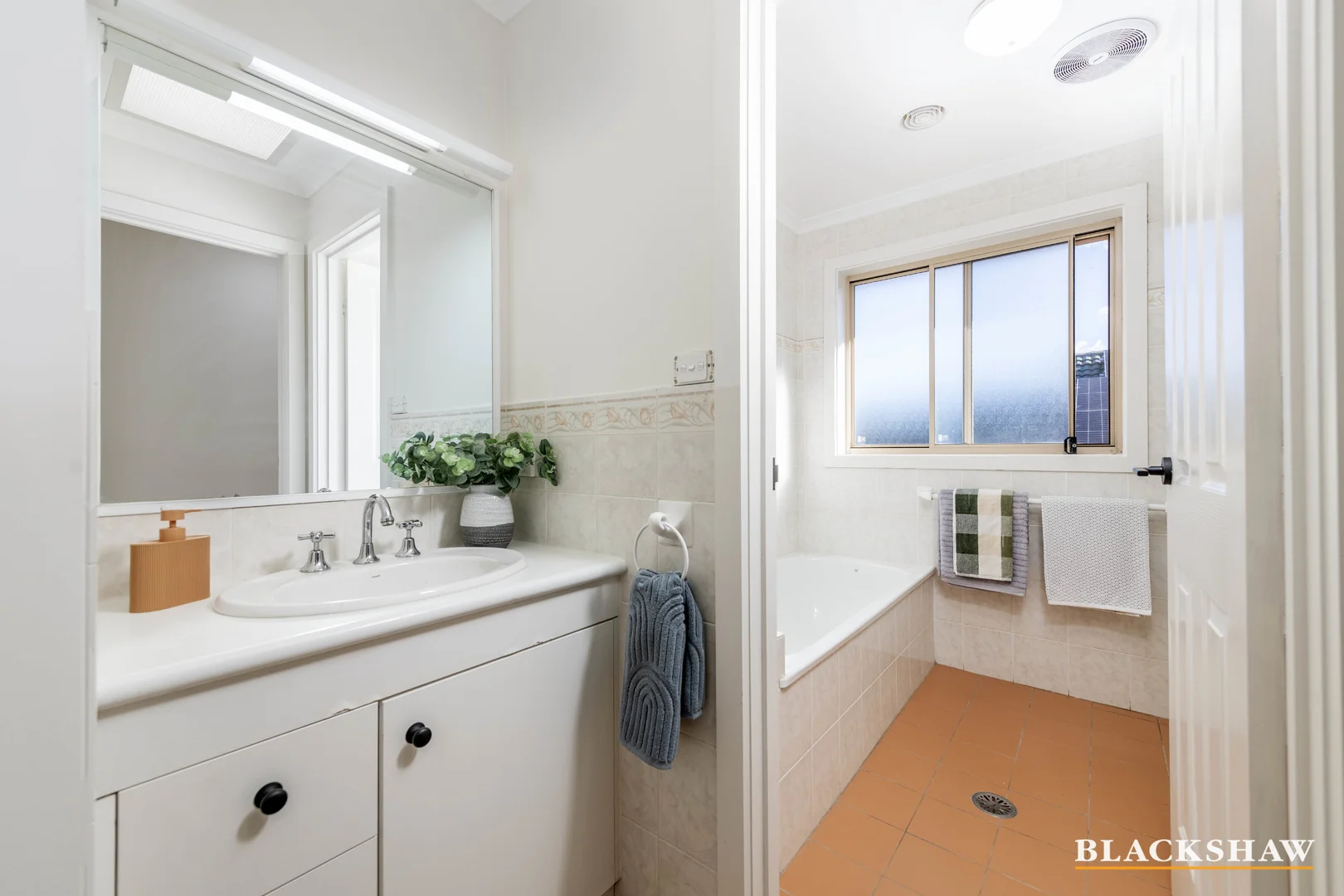 Photo of 31 Tanderra Crescent, Ngunnawal ACT 2913