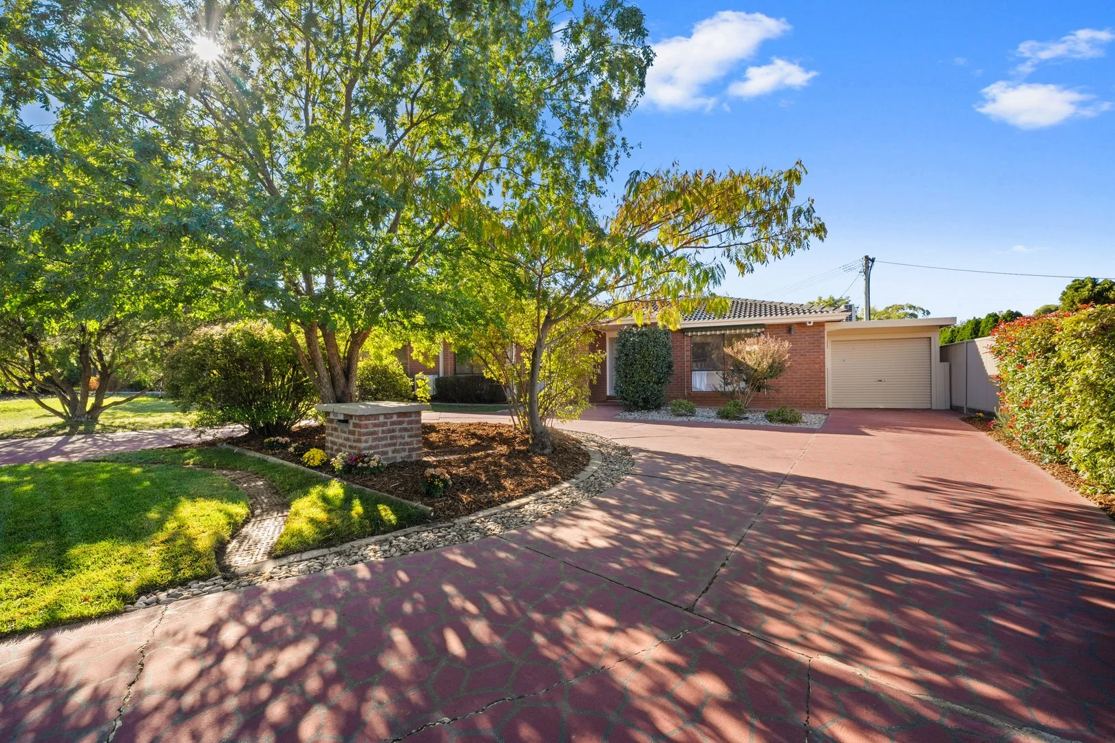 Photo of 4 Gosman Close, Oxley ACT 2903