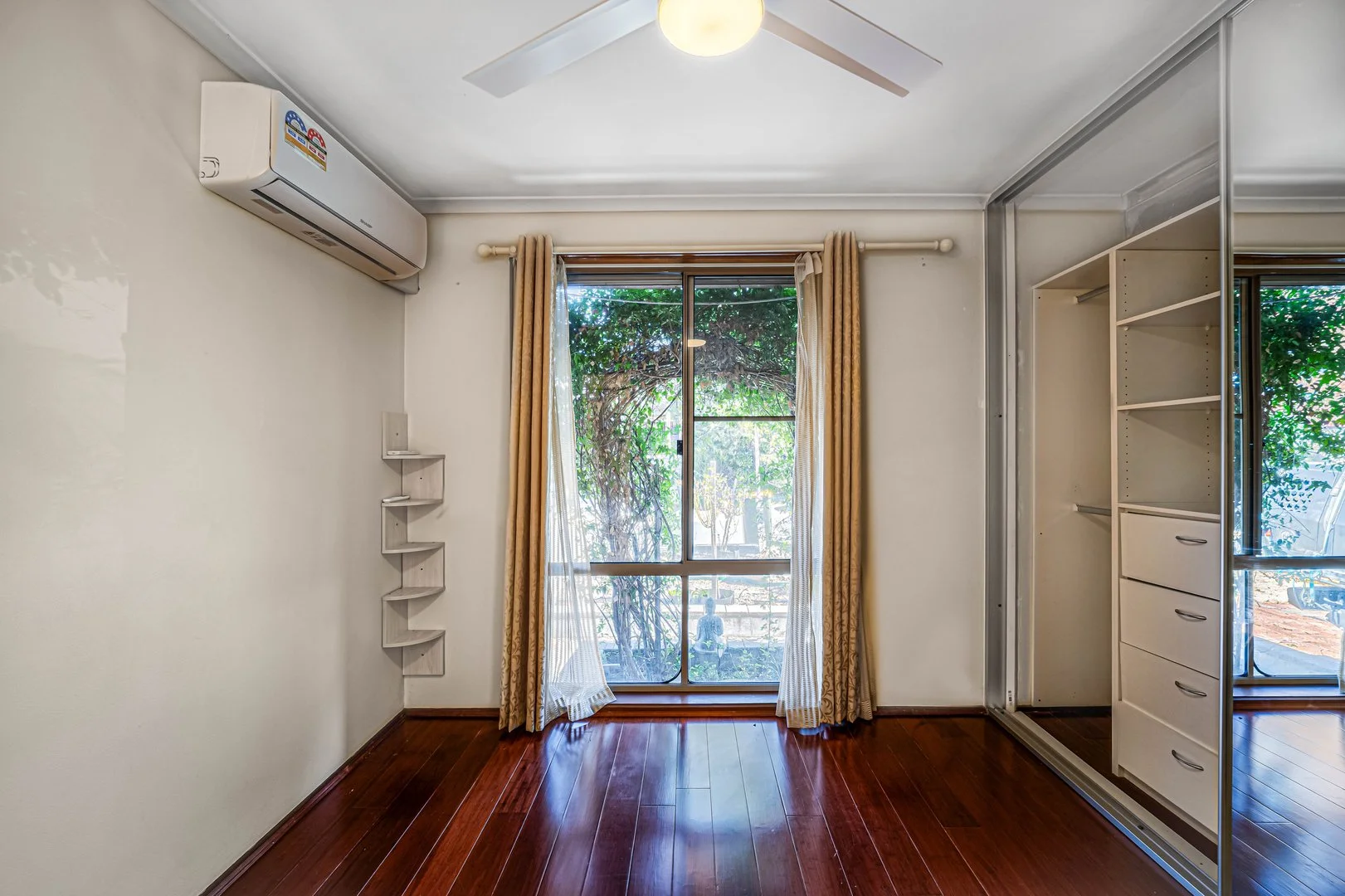 Photo of 8 McGrowdie Place, Gordon ACT 2906