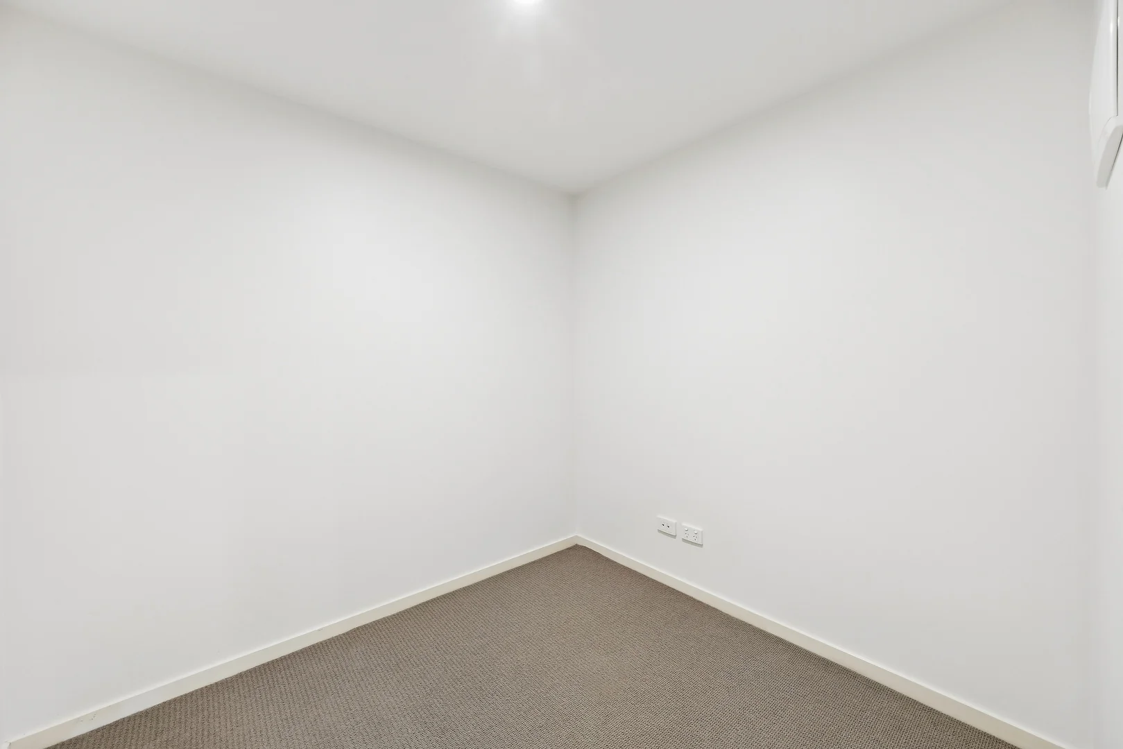 Photo of 16/10 Ipima Street, Braddon ACT 2612