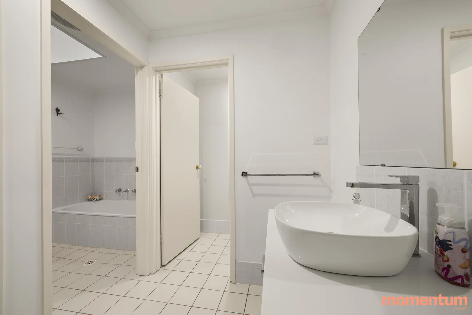 Photo of 6 Hindle Place, Gordon ACT 2906