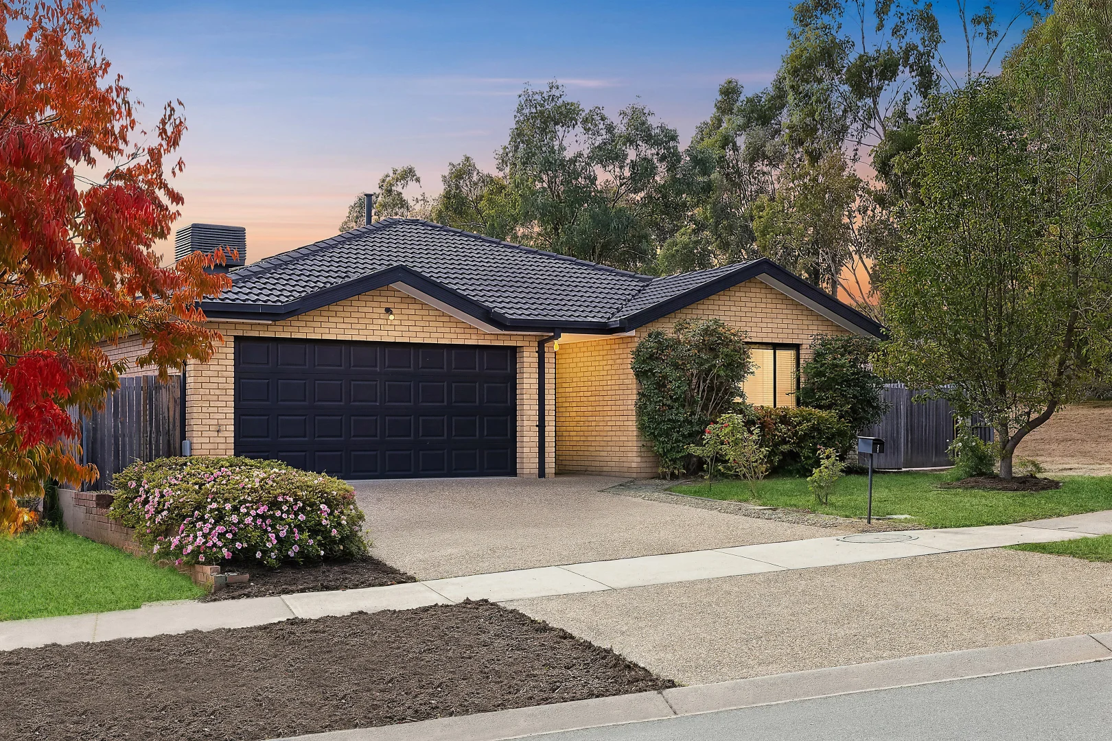 Photo of 2 Swallow Street, Dunlop ACT 2615