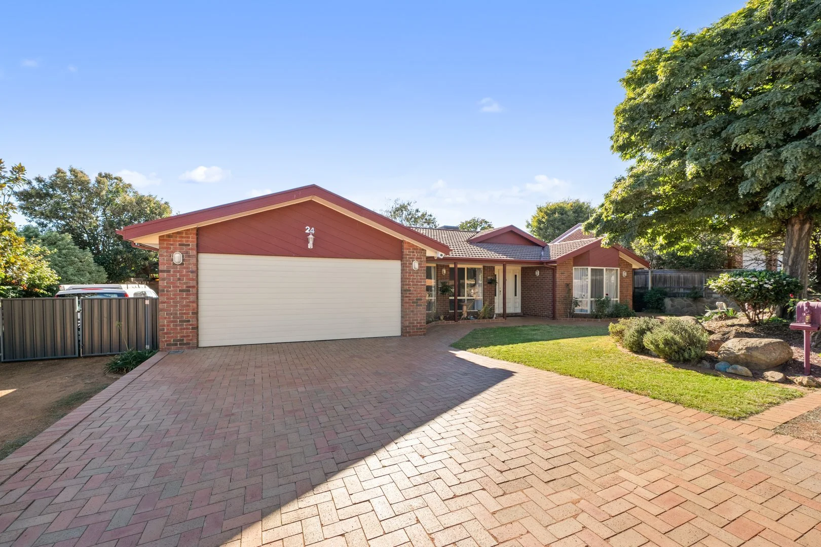 Photo of 24 Kirkwood Crescent, Gordon ACT 2906