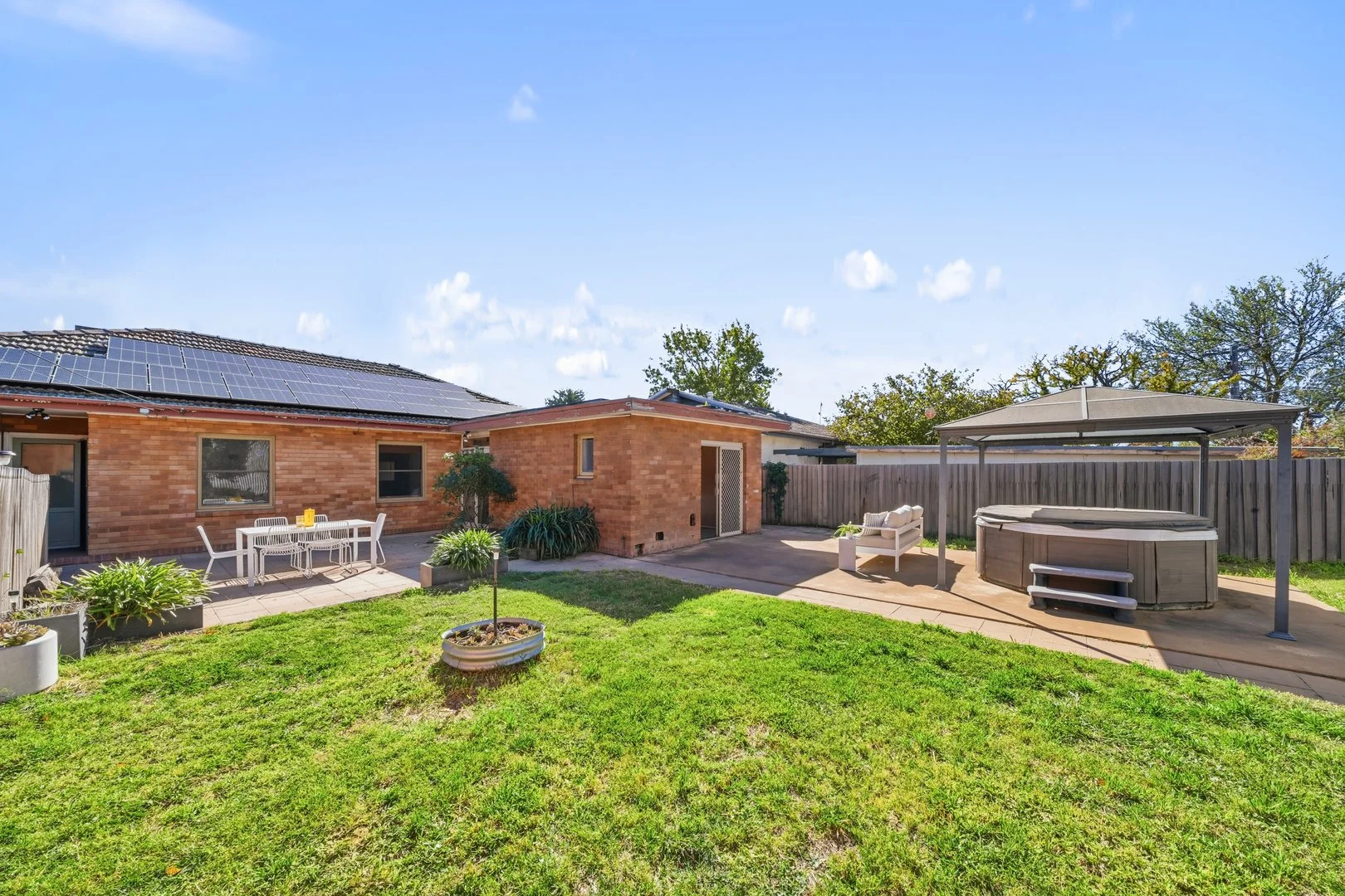Photo of 104 Hopetoun Circuit, Yarralumla ACT 2600