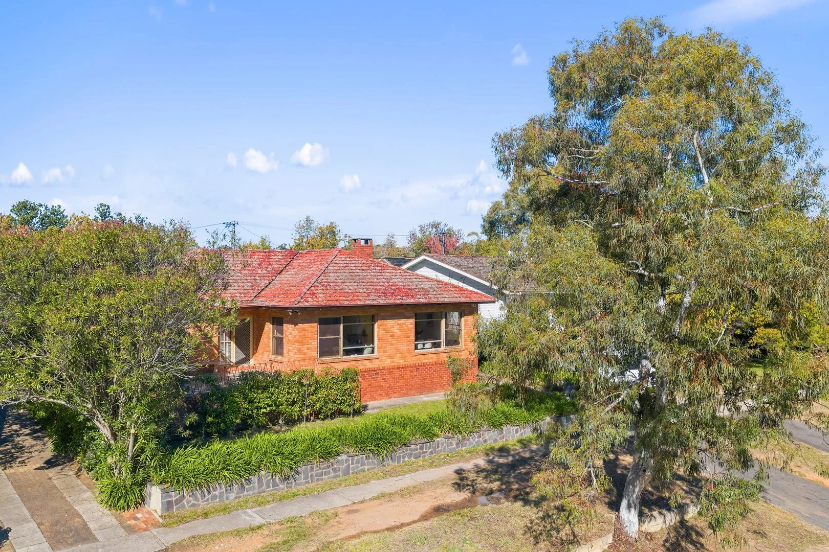 Photo of 104 Hopetoun Circuit, Yarralumla ACT 2600