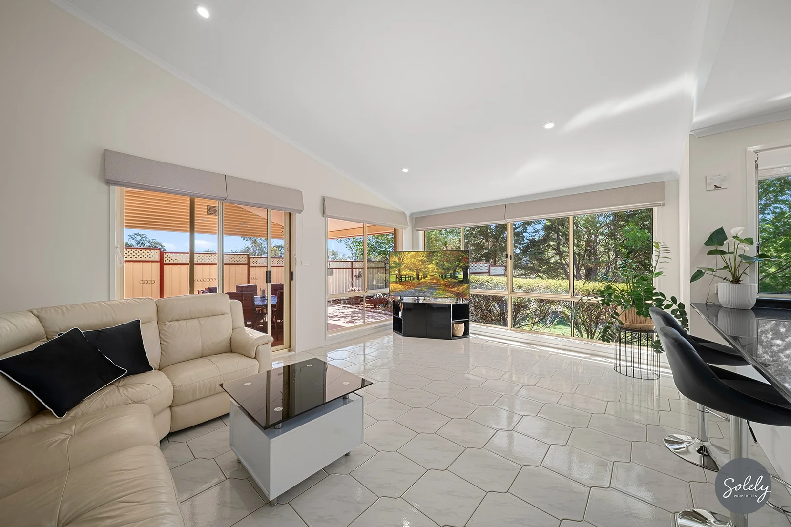 Photo of 2 Fingleton Crescent, Gordon ACT 2906