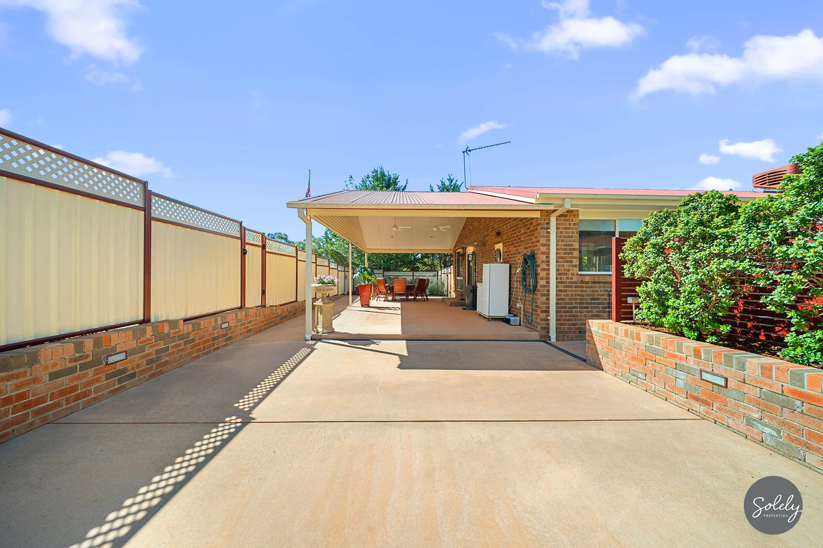 Photo of 2 Fingleton Crescent, Gordon ACT 2906