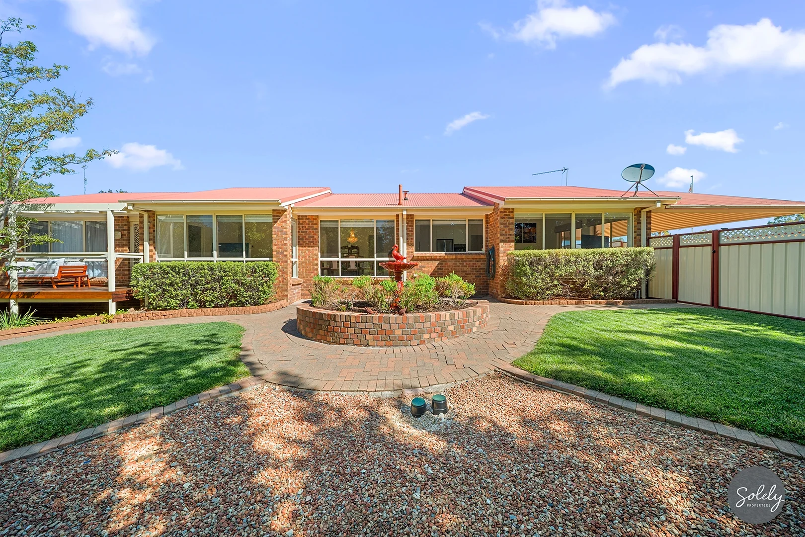 Photo of 2 Fingleton Crescent, Gordon ACT 2906