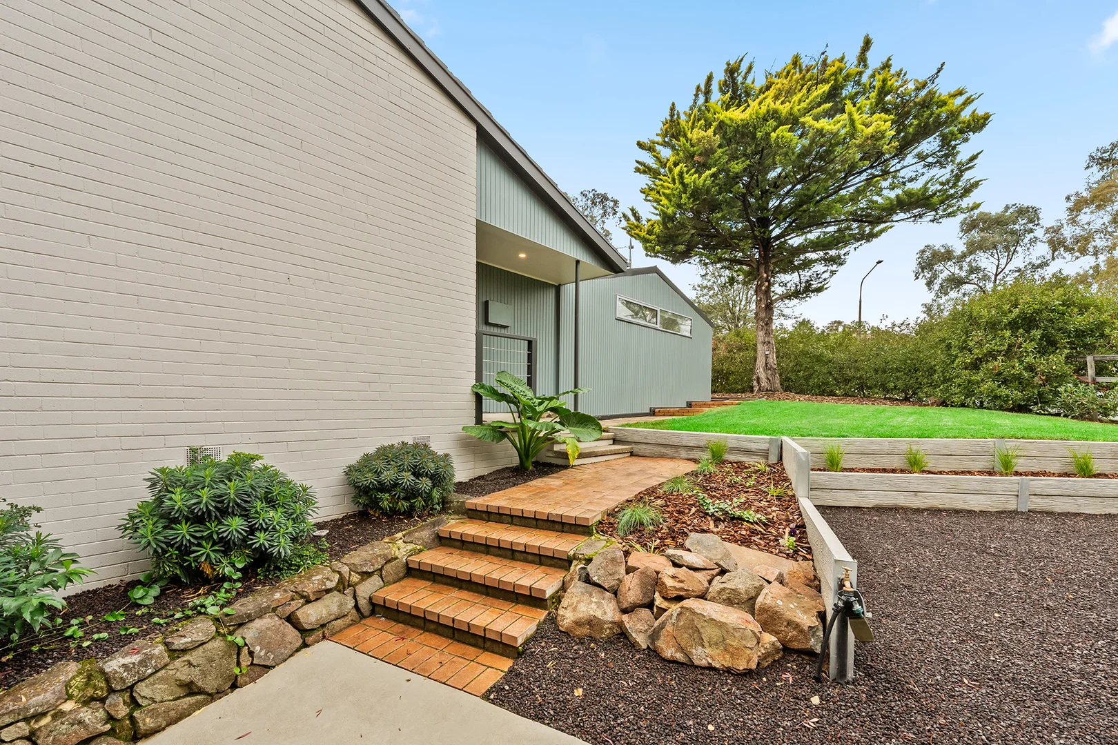 Photo of 2 Amangu Street, Aranda ACT 2614