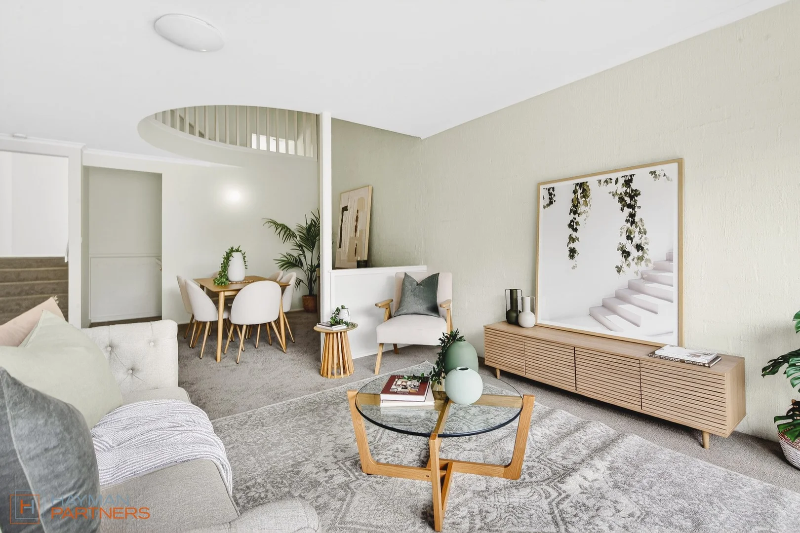 Photo of 14 Bootle Place, Phillip ACT 2606