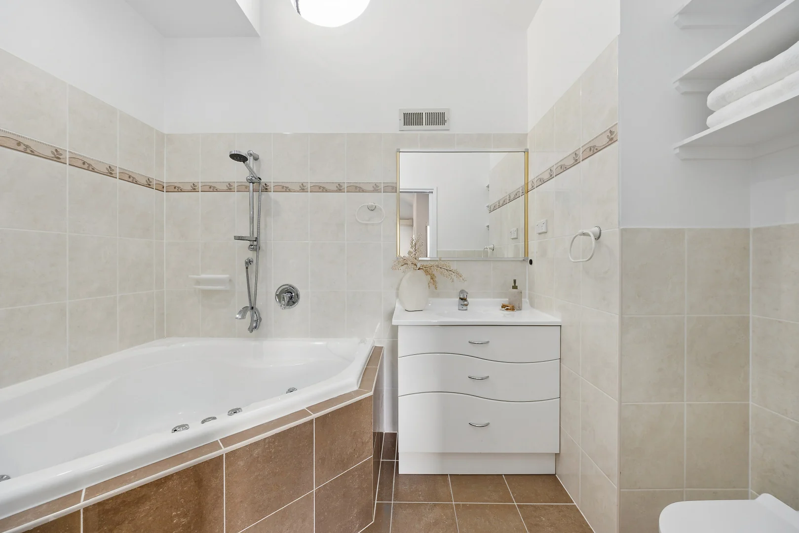 Photo of 55 Rollston Street, Amaroo ACT 2914
