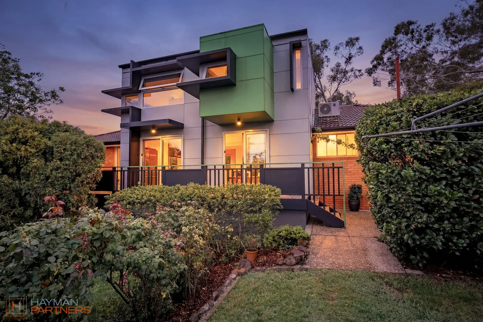 Photo of 10 Henderson Street, Garran ACT 2605