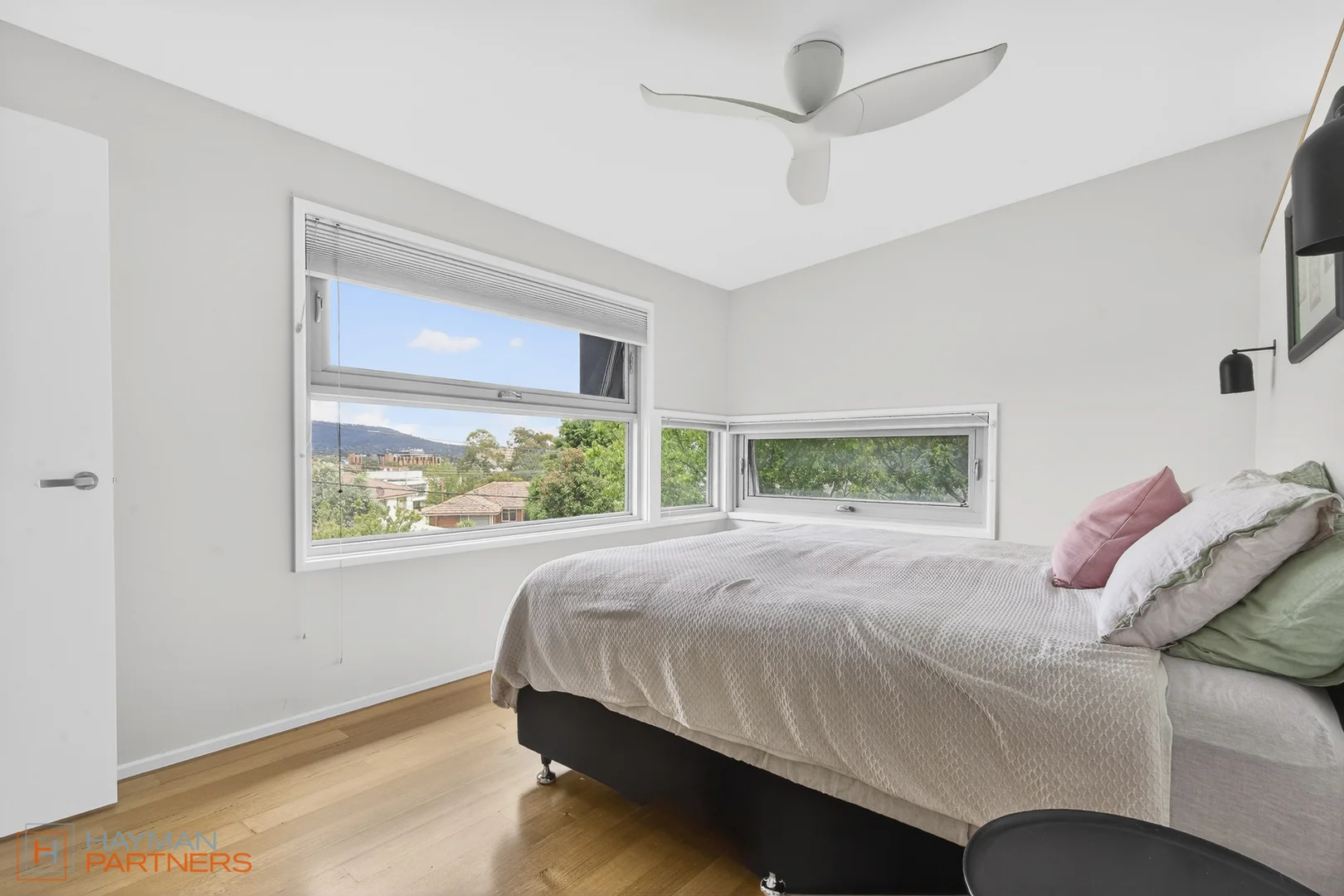 Photo of 10 Henderson Street, Garran ACT 2605