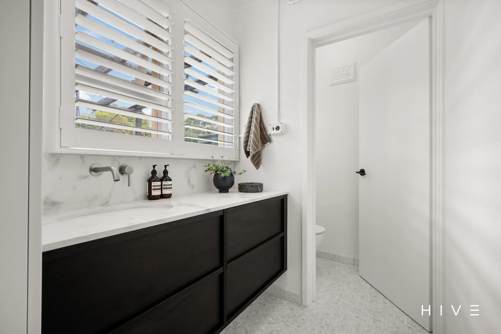 Photo of 27 Chowne Street, Campbell ACT 2612