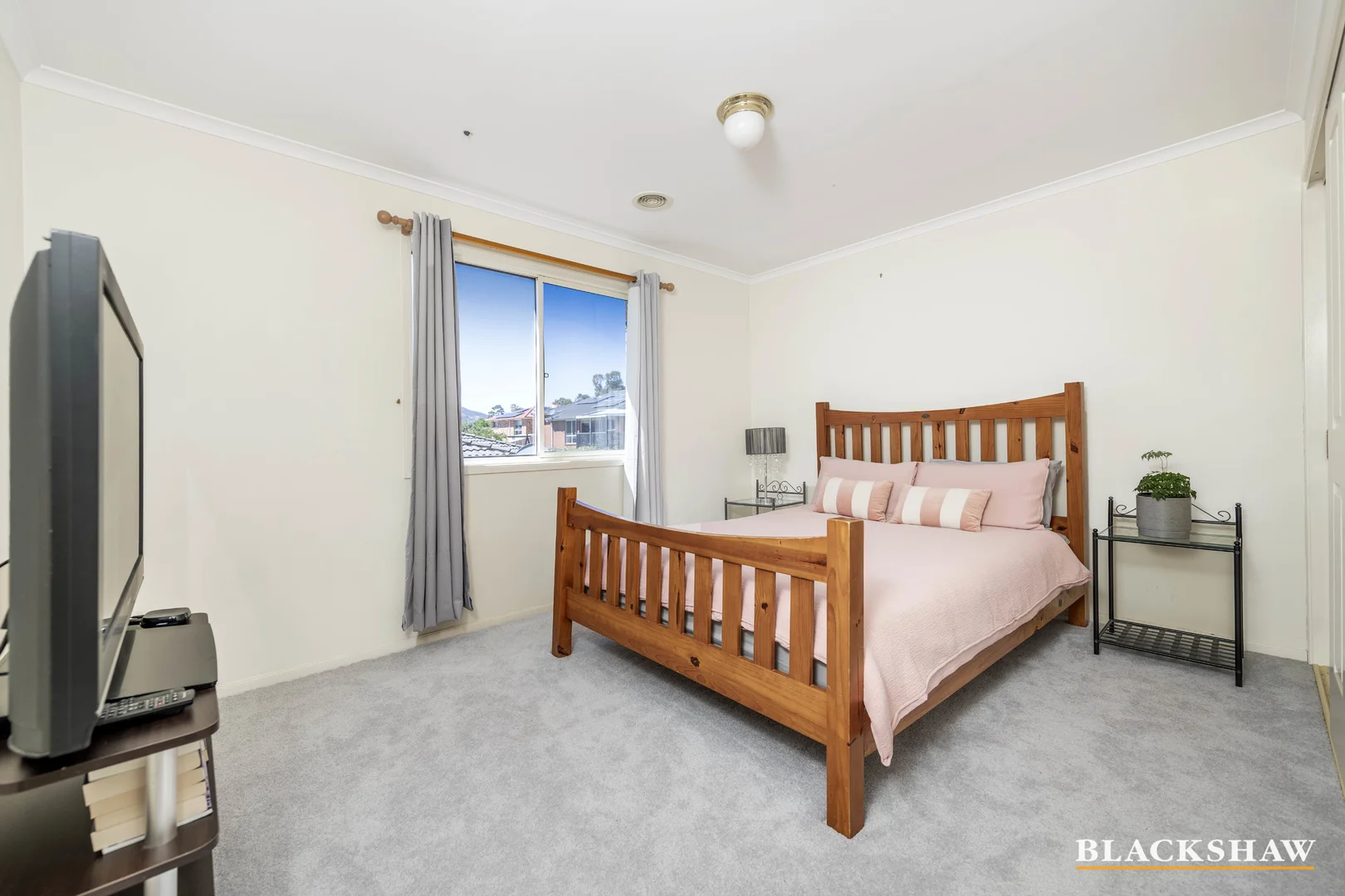 Photo of 7 Favell Place, Gordon ACT 2906